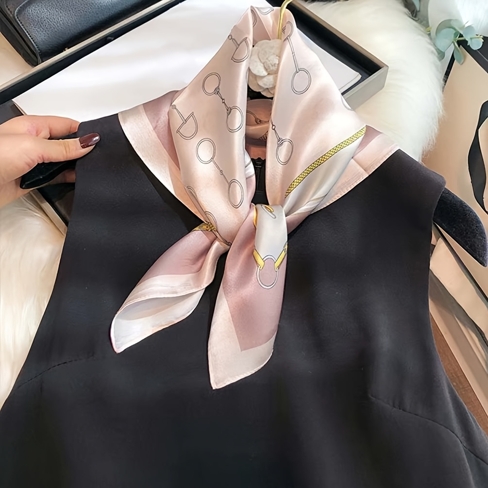 Scarf Silk Square - وشاح مربع فاخر من الحرير الخالص