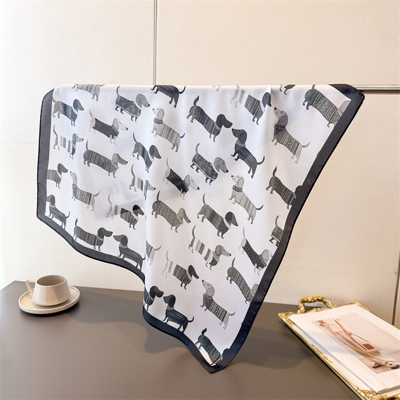 Bandana Cotton - وشاح قطني مربع للسيدات مطبوع عليه