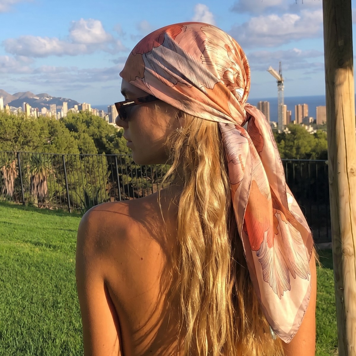 وشاح حريري مربع للنساء، باندان - مراجعة Pashmina Wrap Large وسعره