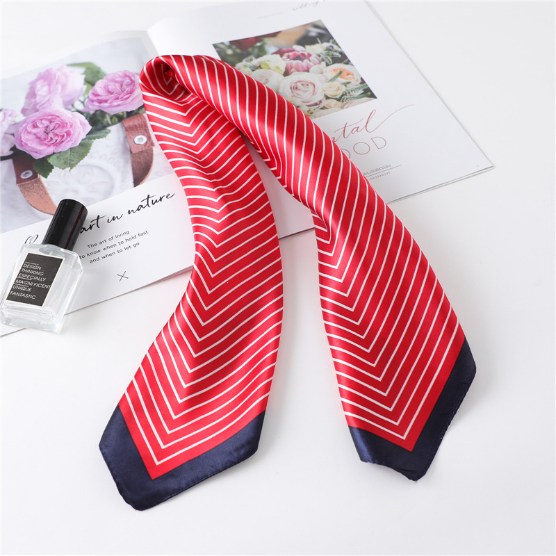 وشاح حريري فاخر مخطط مربع الشك - مراجعة Silk Tie Striped وسعره