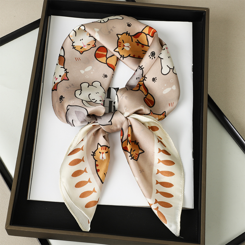 الفاخرة شال حريري الدهون القط  - مراجعة Silk Neck Scarf وسعره