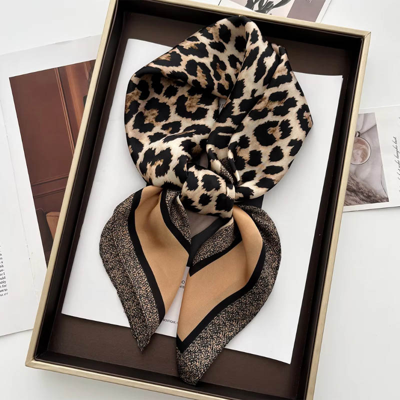 الفاخرة ليوبارد طباعة الإناث ا - مراجعة Ascot Neck Scarf وسعره