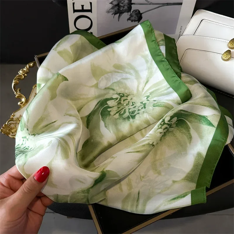 الأزهار الحرير تقليد وشاح لسيد - مراجعة Silk Neck Scarf وسعره