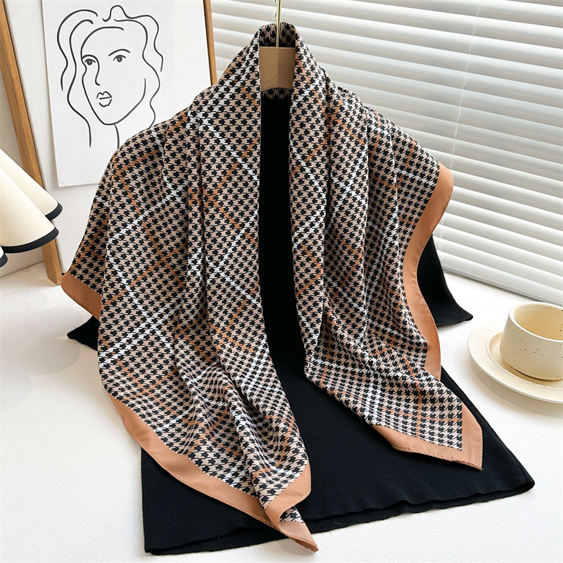 وشاح حريري مربع مطبوع جديد للص - مراجعة Silk Tie Striped وسعره